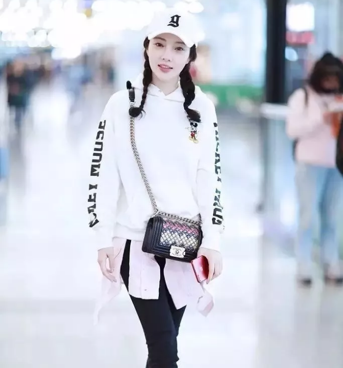 今年秋冬最chic！原來短發(fā)和帽子這么配啊！