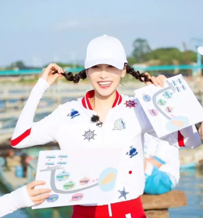 今年秋冬最chic！原來短發(fā)和帽子這么配??！