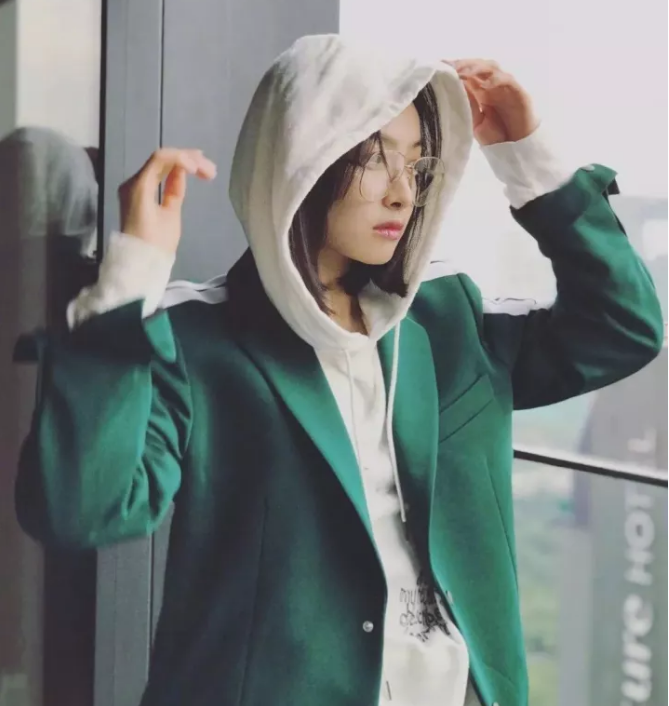 今年秋冬最chic！原來短發(fā)和帽子這么配??！