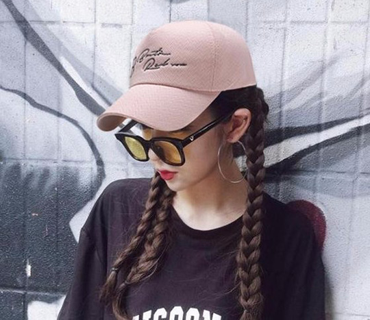 美麗的帽子，帶給你不一樣的春天